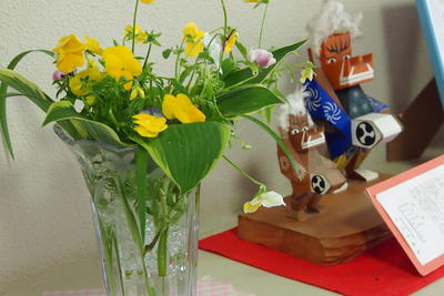 昇降口の棚の上です