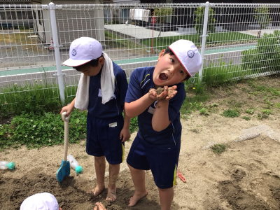 ２年１組_ずこう_佐藤　純子_砂と土_19